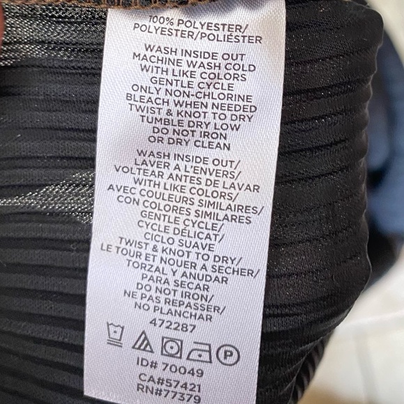 Ann Taylor size Med gold/black shimmer and pleated blouse, crew neck. - Picture 5 of 5